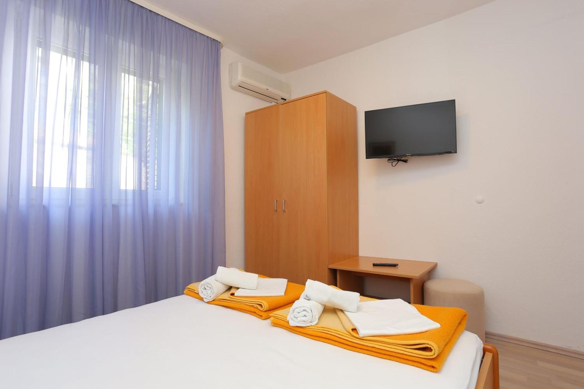 Apartments And Rooms With Parking Space Tucepi, Makarska - 5263 Exterior foto